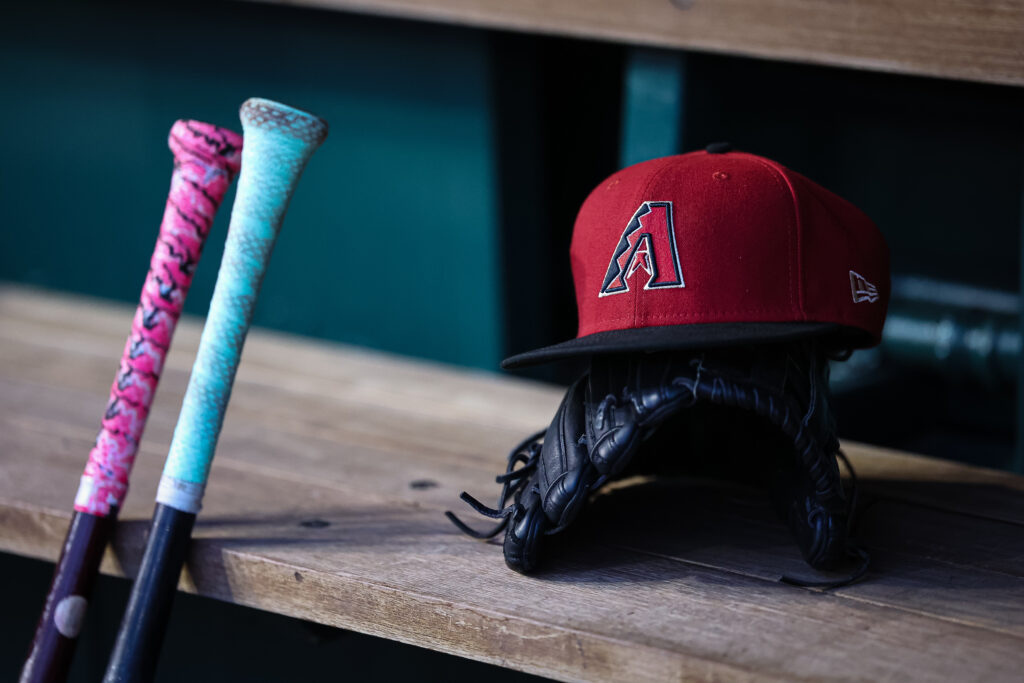 Diamondbacks To Select Jose Cabrera's Contract