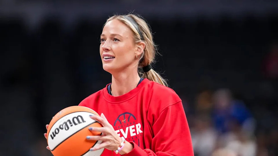 Indiana Fever guard Sophie Cunningham (8) warms up Saturday, May 2, 2026, during the first half of a preseason game at Gainbridge Fieldhouse in Indianapolis.© Grace Smith/IndyStar / USA TODAY NETWORK via Imagn Images.