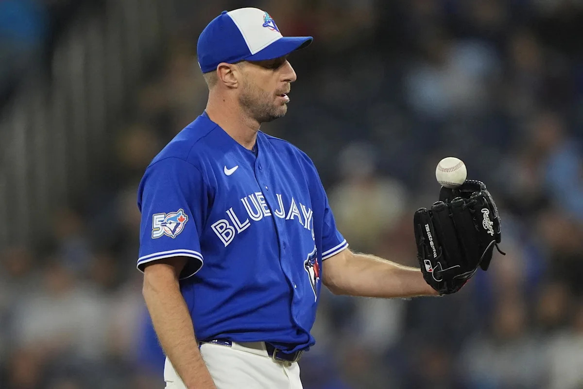 How Will Toronto Blue Jays Handle Looming Pitching Issue?