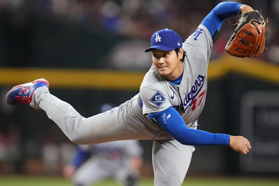 Los Angeles Dodgers left-hander Shohei Ohtani (17) pitches against the Arizona Diamondbacks at Chase Field in Phoenix, on June 2, 2026.