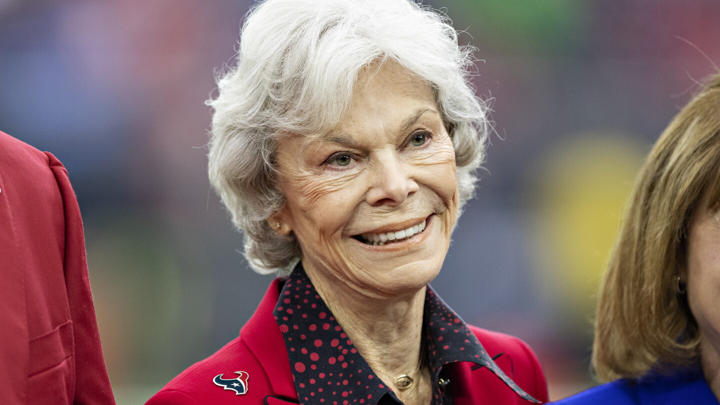 Texans co-founder Janice McNair dies at 89