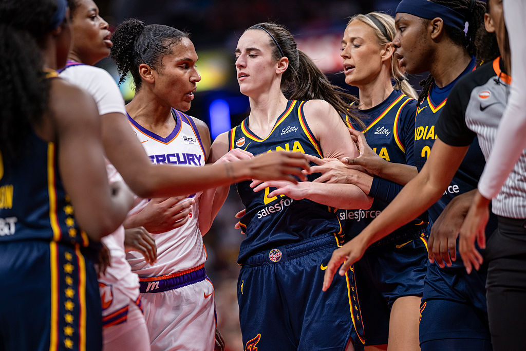 Column: Caitlin Clark doesn’t need the WNBA to protect her from the game. She needs to conquer it