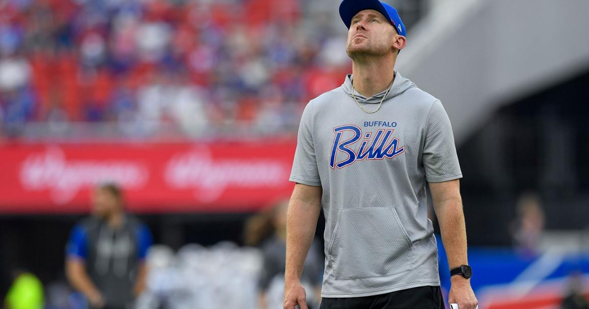 Bills coach Joe Brady enjoys father-son moment before team holds first practice in new stadium | NFL