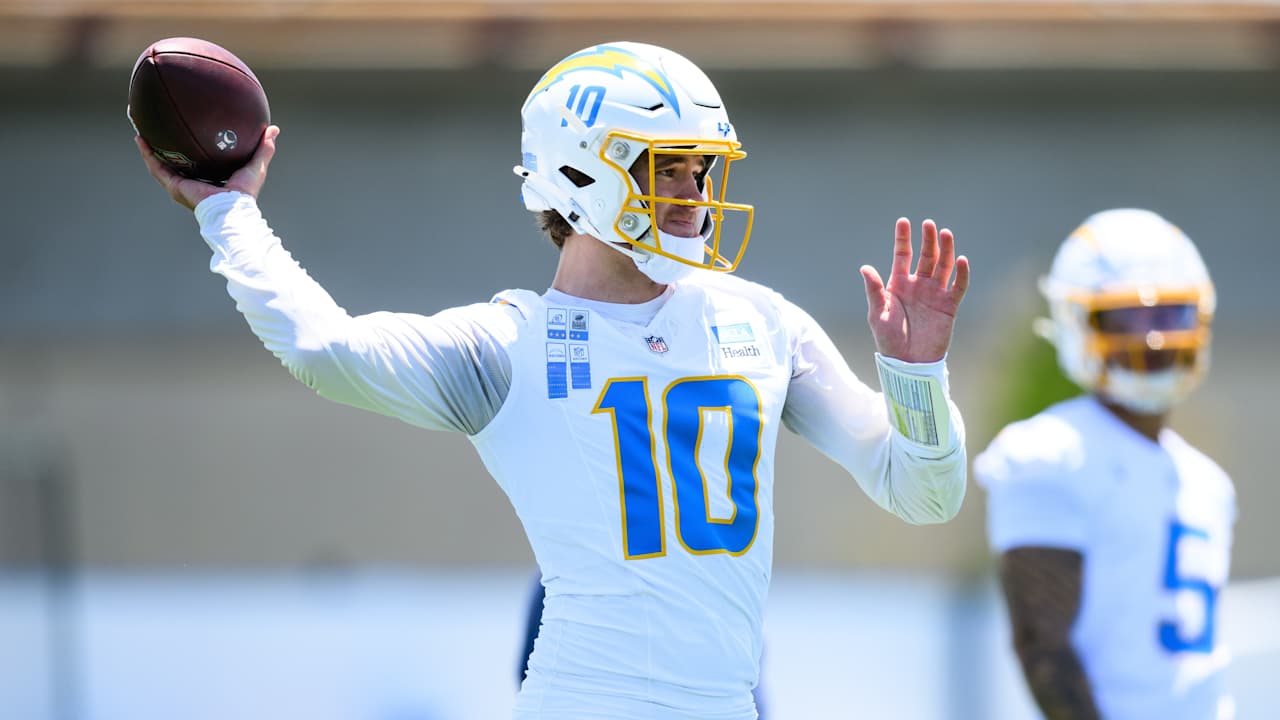 Chargers OC Mike McDaniel looking for 'Year 2 results in Year 1' with Justin Herbert | Latest NFL News, Analysis & Updates