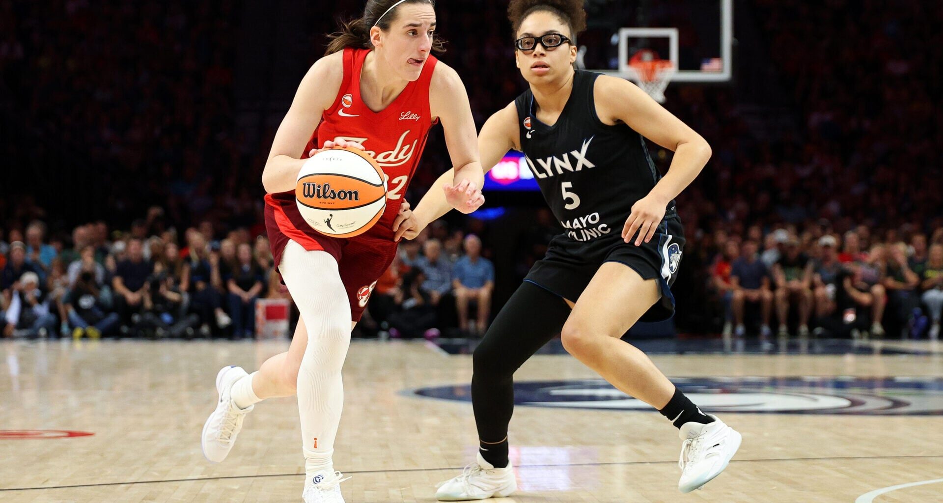 WNBA analyst clarifies mistake about Olivia Miles breaking one Caitlin Clark rookie record amid fan hate