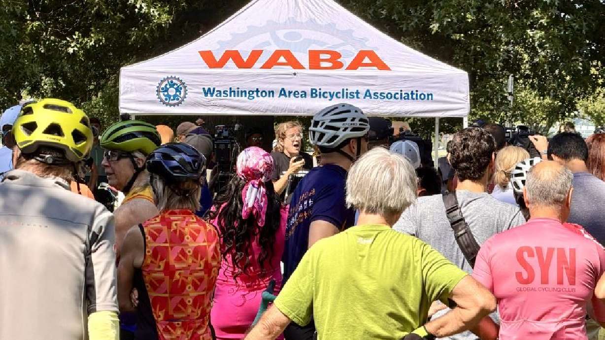 Cyclists rally in Washington over proposed golf course changes