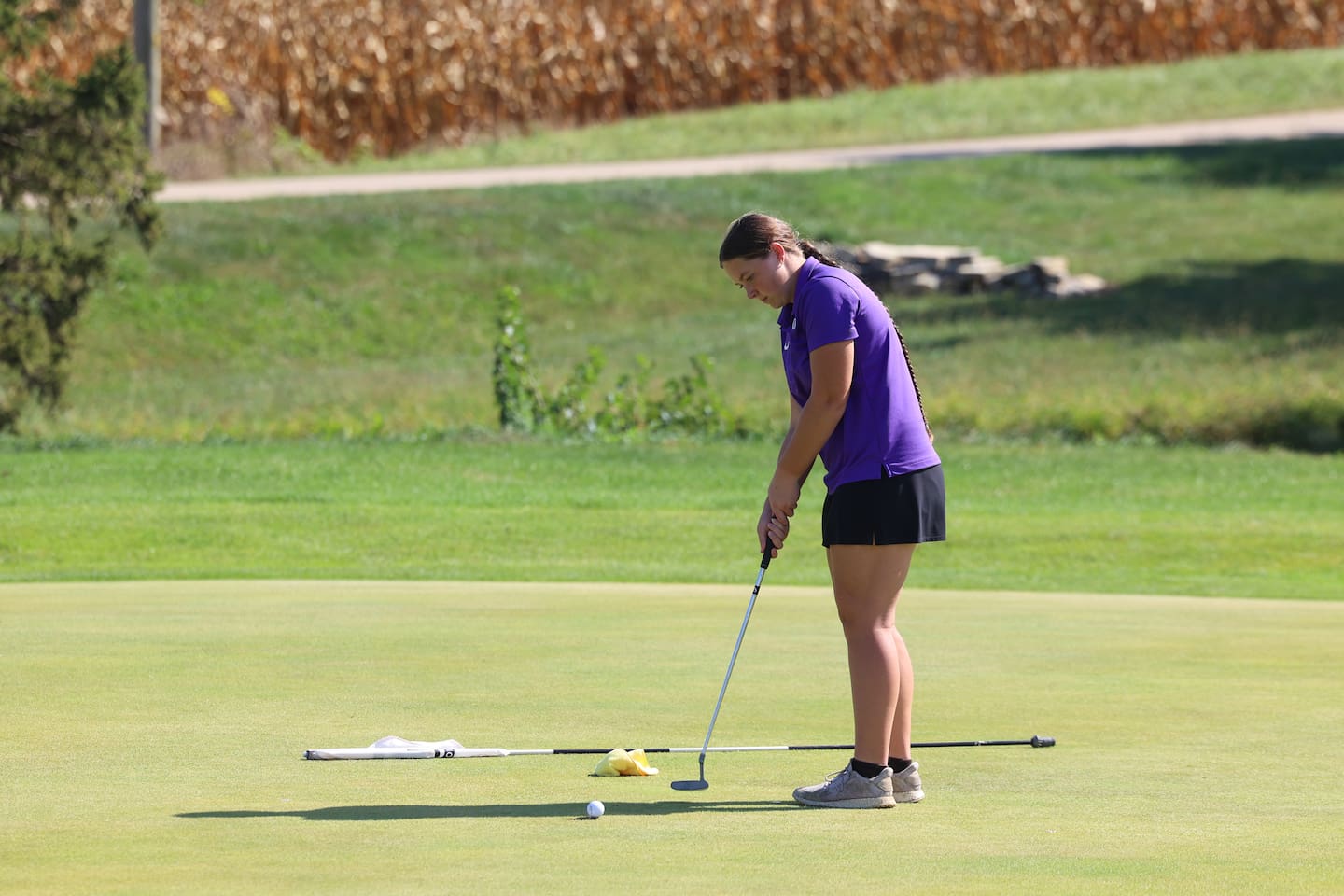 Manteno's Genevieve Kvasnicka makes her final putt during the IHSA Class 1A Dwight Regional at the Dwight Country Club on Tuesday, Sept. 30, 2025. Kvasnicka finished sixth overall to help the Panthers claim the regional title.