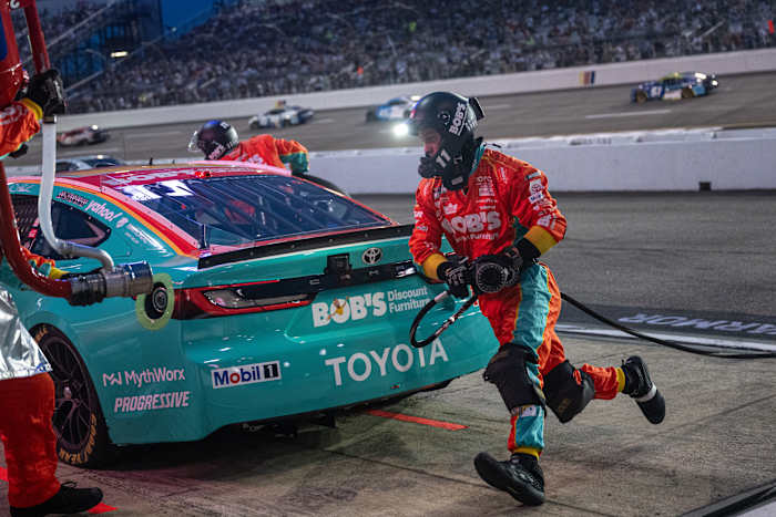 NASCAR drivers in favor of return to Chase format, saying it will yield a more legitimate champion