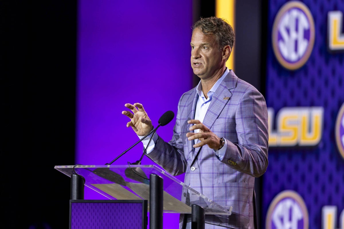 Georgia attorney general urges SEC to consider banning LSU if it rosters NFL players