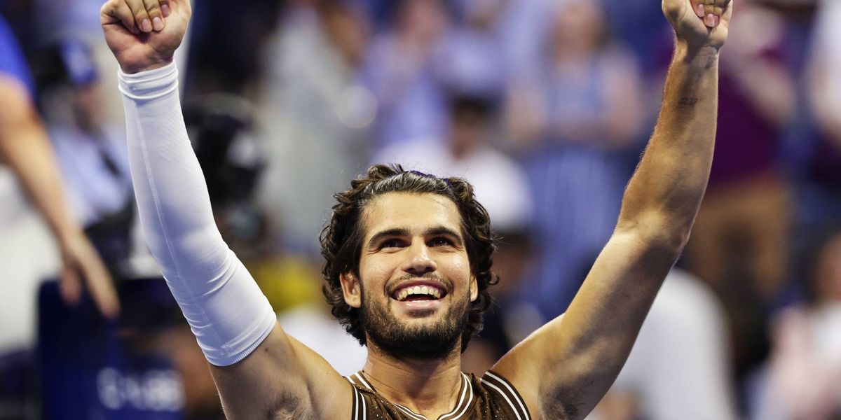 Carlos Alcaraz recovers after dropping the first set to reach the third round at the US Open