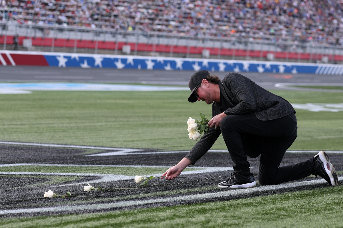 Kurt Busch talks grief with CNN's Anderson Cooper and the loss of brother Kyle