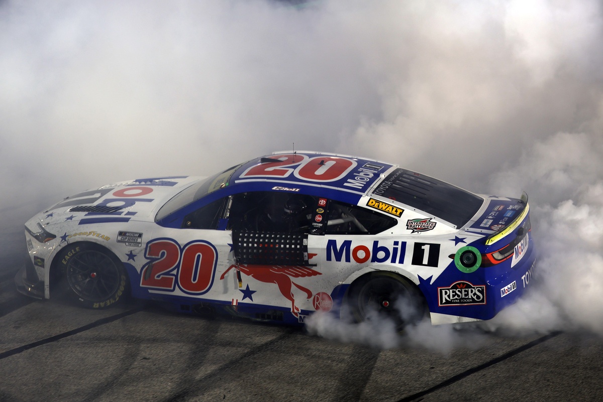 Christopher Bell passes Kyle Larson to win NASCAR Southern 500 at Darlington