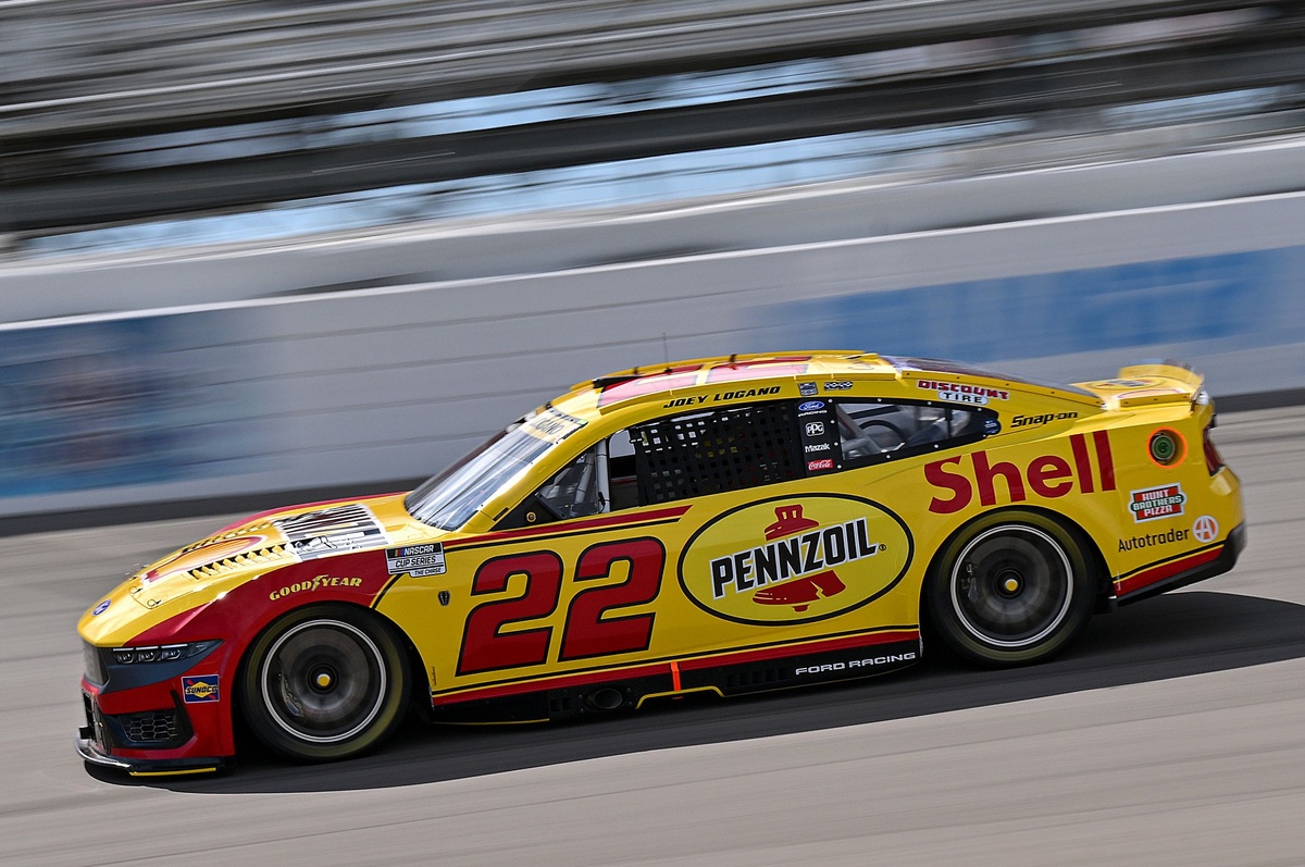 NASCAR Cup Gateway starting lineup: Joey Logano stuns with huge pole lap