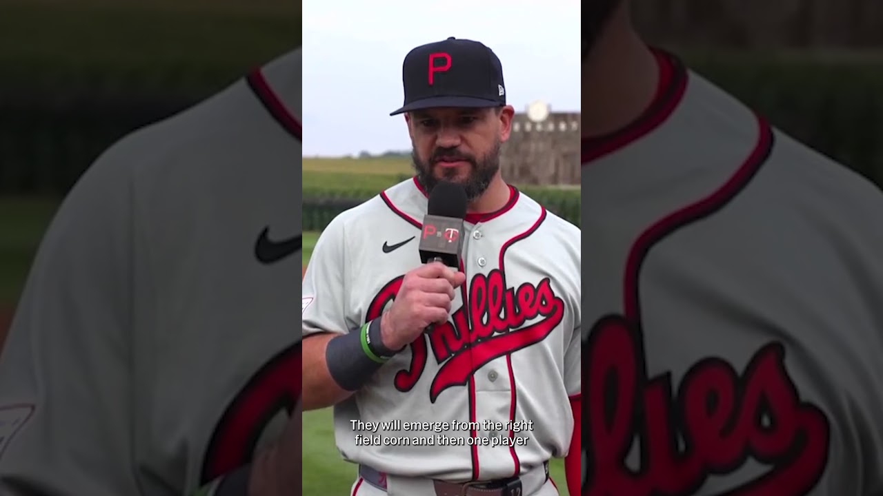 See how the iconic Field of Dreams pregame introduction happens 🌽⚾