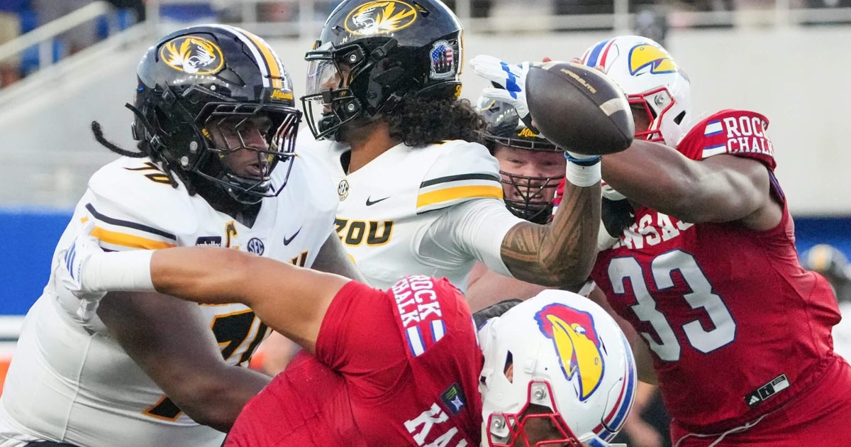 College football can’t afford to let rivalries like the Border War and Cy-Hawk fade