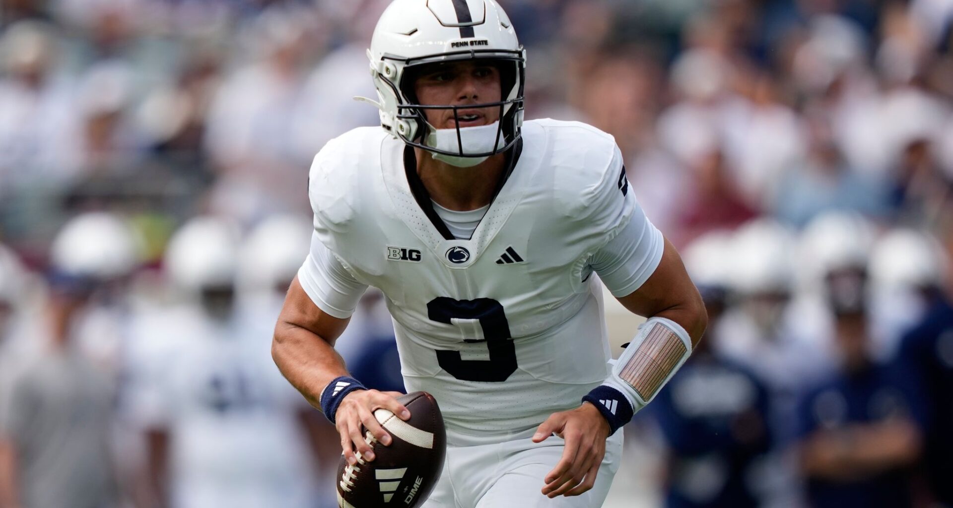 Big Ten's top game has Michigan State's Pat Fitzgerald trying to deliver another upset at Notre Dame