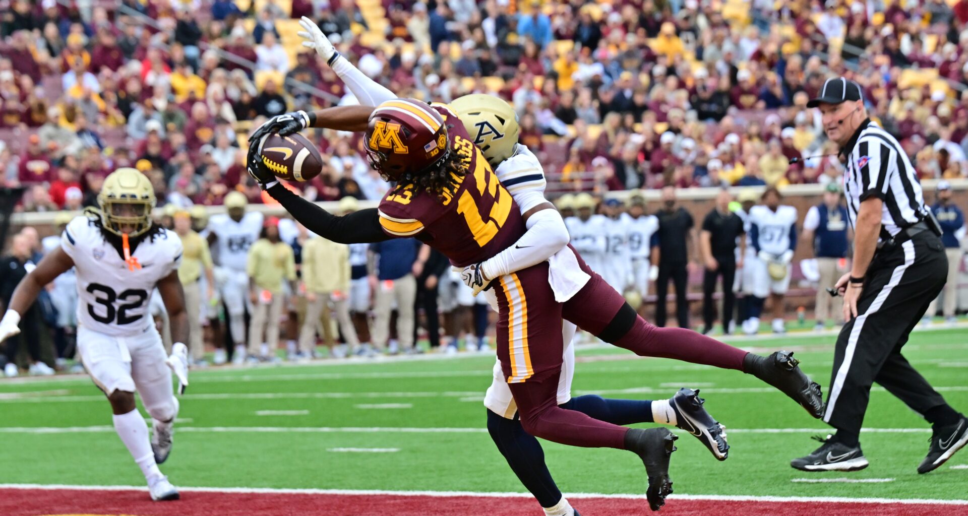 Gophers throw, then run, their way to a 41-7 win over Akron – Twin Cities