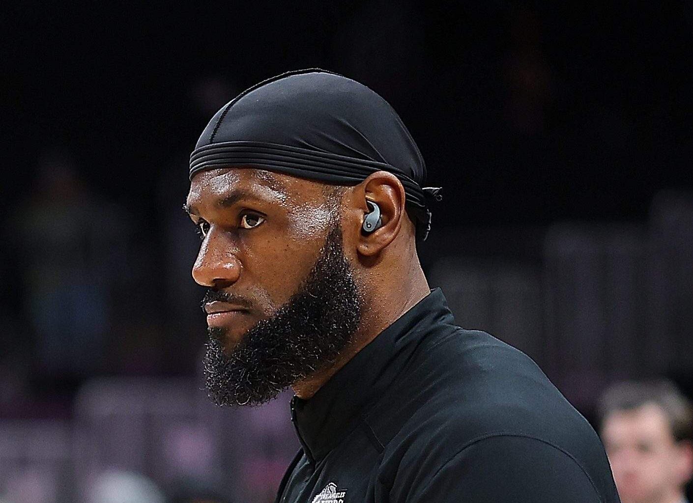 Ex-Lakers' LeBron James Gets Brutal Warning After Rejecting LA for $8M Deal