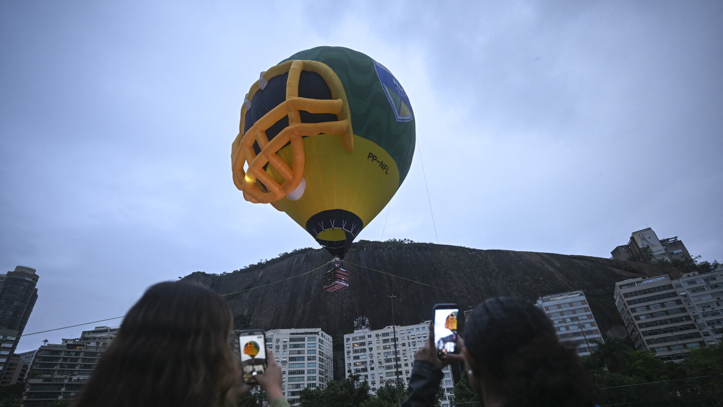 JC Tretter: Field condition in Brazil "reinforces" NFLPA concerns about international games