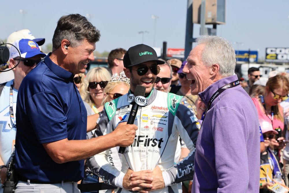 Michael Waltrip (left), Chase Elliott (middle), and Darrell Waltrip (right)