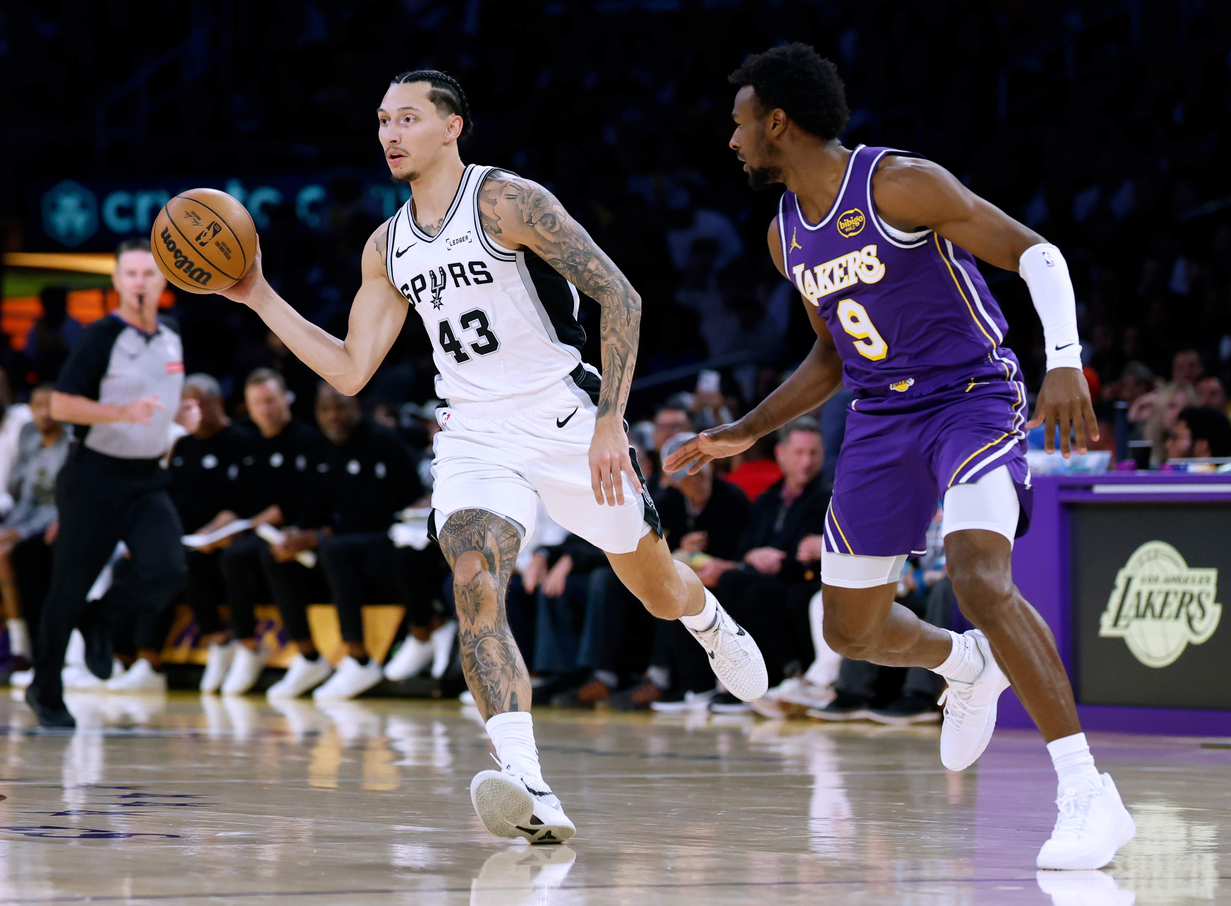 San Antonio Spurs v Los Angeles Lakers