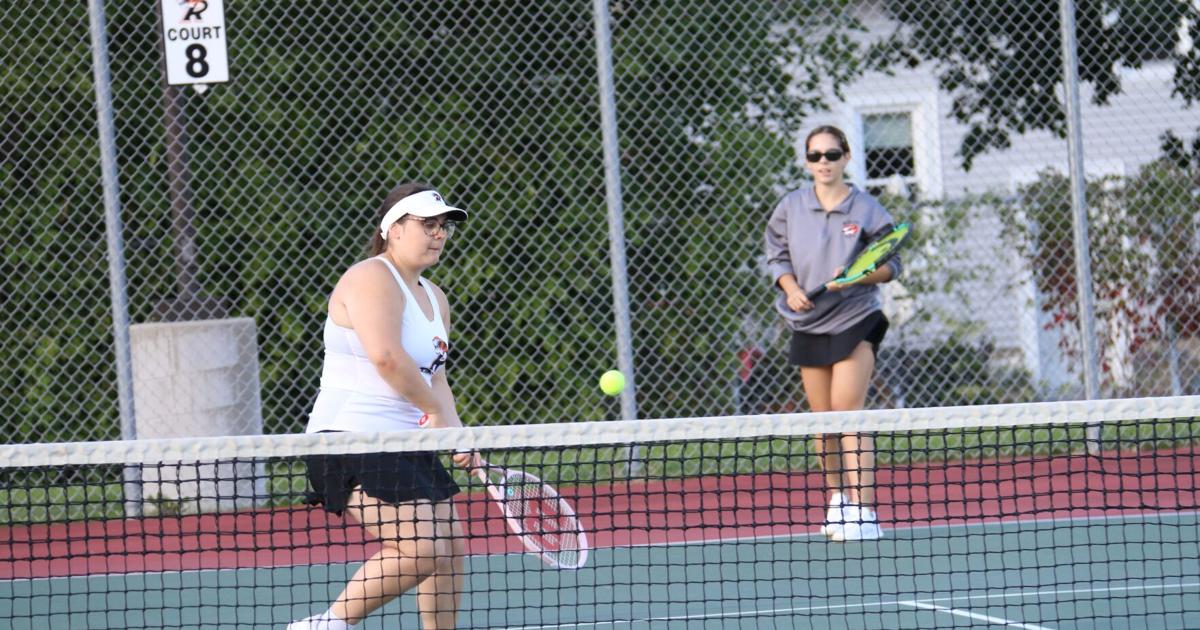 Tennis team avoids sweep at home | Local News