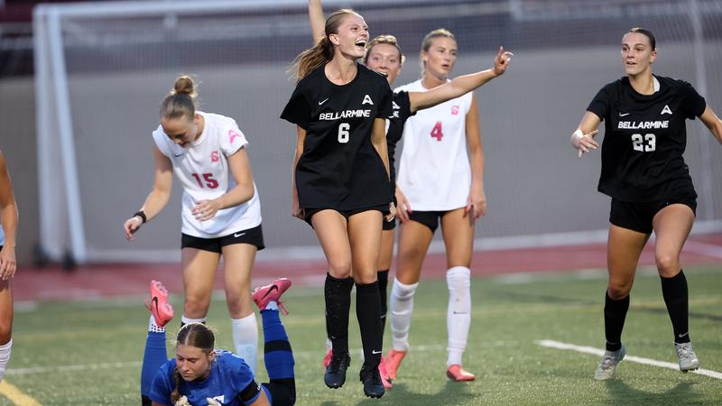 Women's soccer explodes for 3 first-half goals, shuts out Stetson