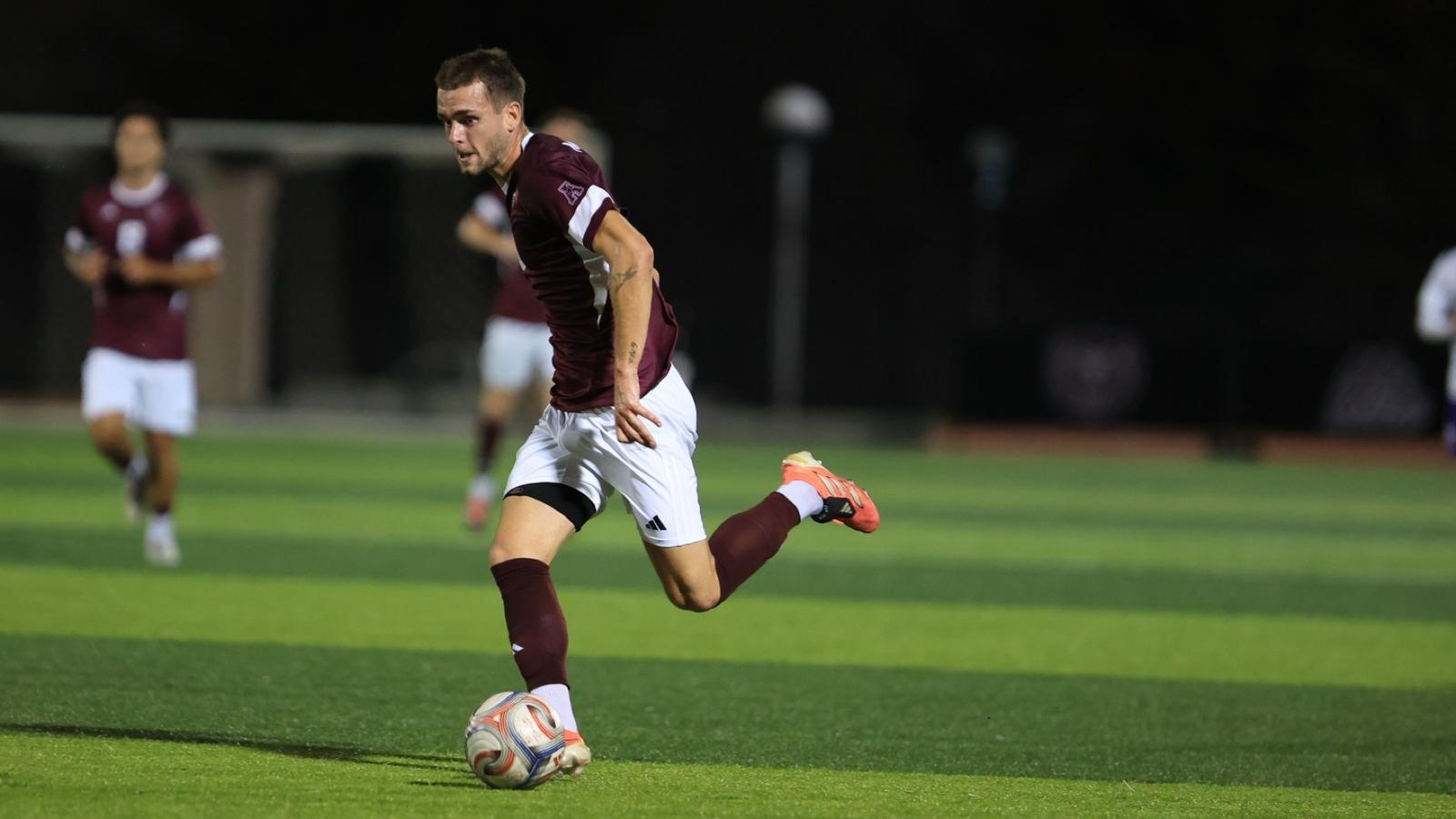 Men’s Soccer Ties in Nailbiter with Memphis, 1-1