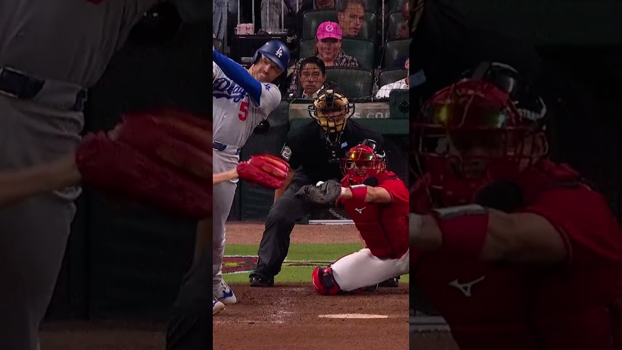 Freddie Freeman connects to give the Dodgers a 3-0 lead 😤