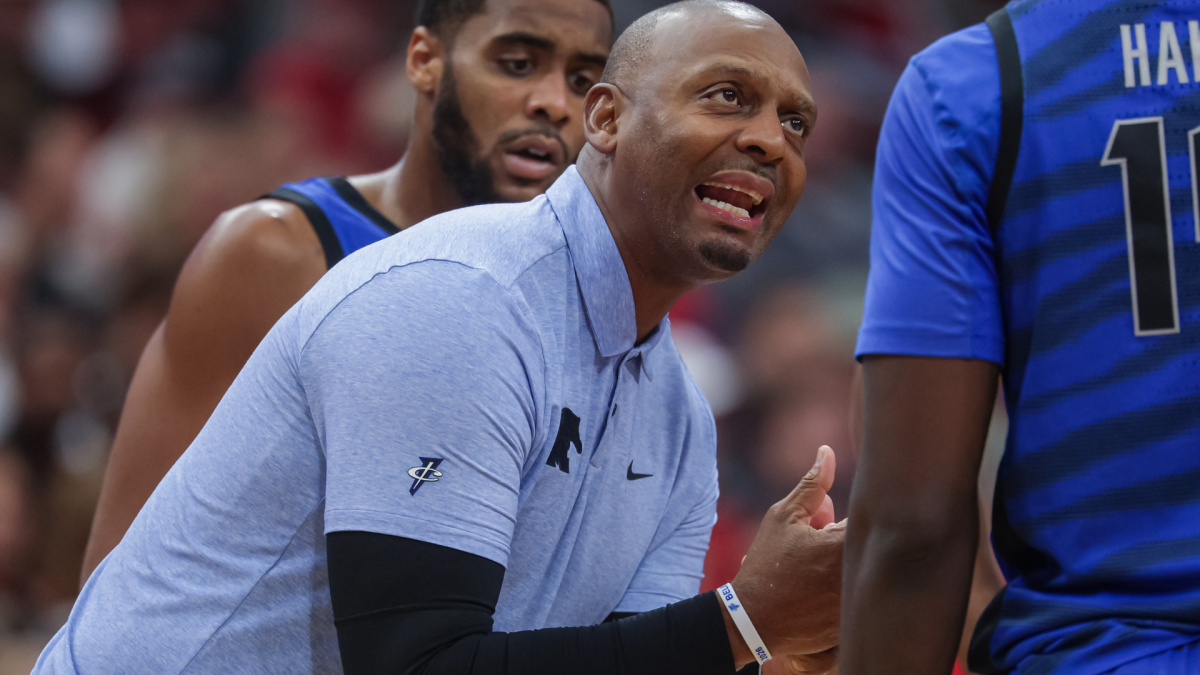 Penny Hardaway contributed $2.6 million of his own money to Memphis' $9 million revenue sharing