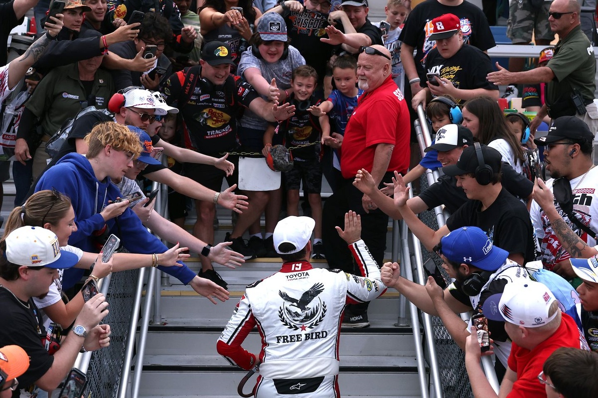 Winners and losers from NASCAR Cup at Charlotte after dramatic finish