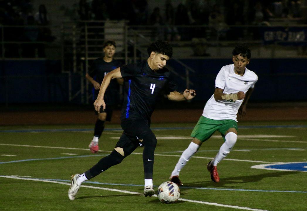 Gresham boys soccer’s Oscar Morales gets 1-0 win with header goal