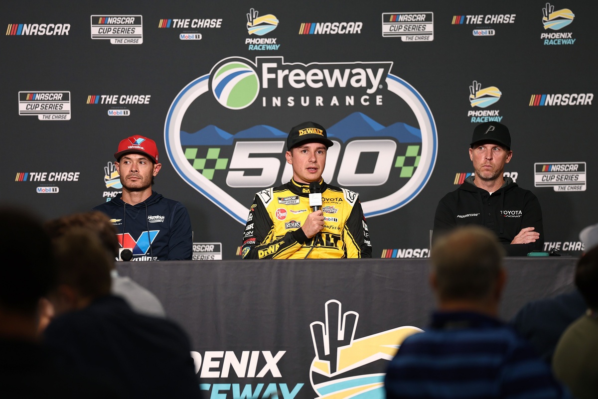 NASCAR is getting the championship finish it has pursued since 1992