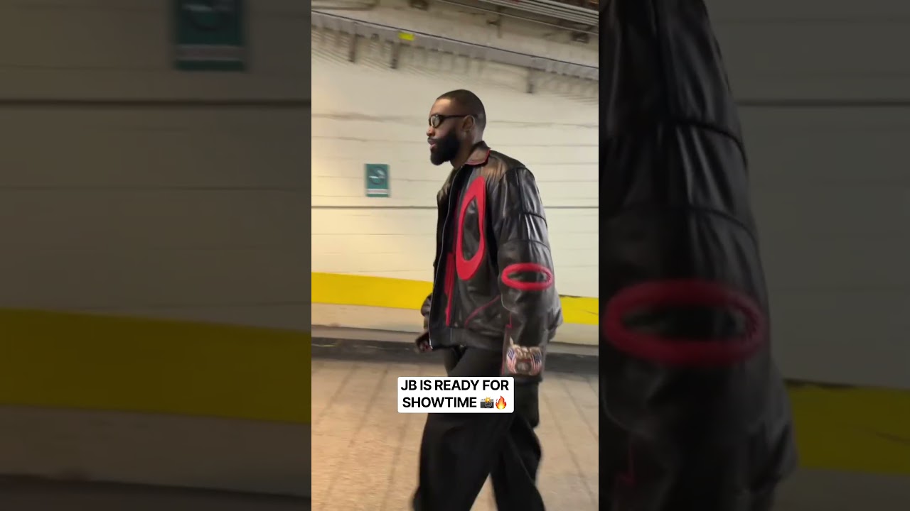 Jaylen Brown arrives for his Sixers debut 🚨
