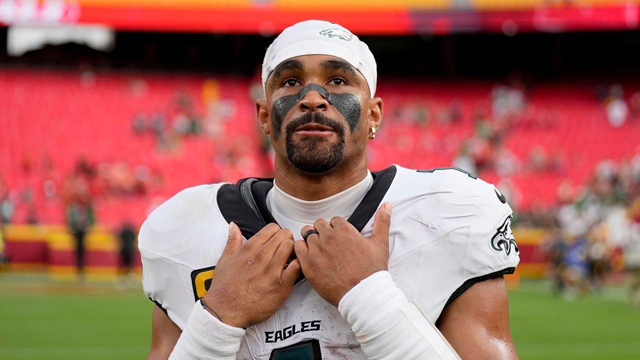 NFL's top doctor defends Philadelphia Eagles handling of Jalen Hurts blood clots but NFLPA has different story