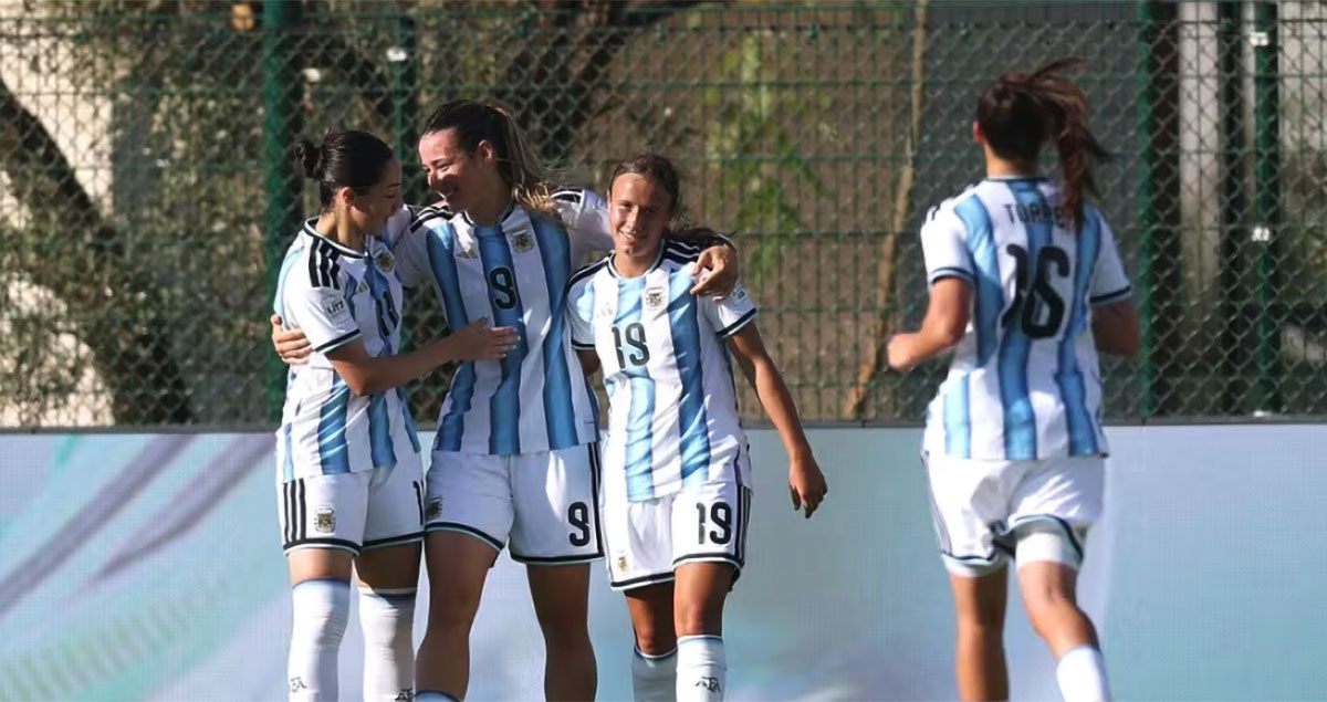 Argentina striker's double leaves New Zealand facing early World Cup exit