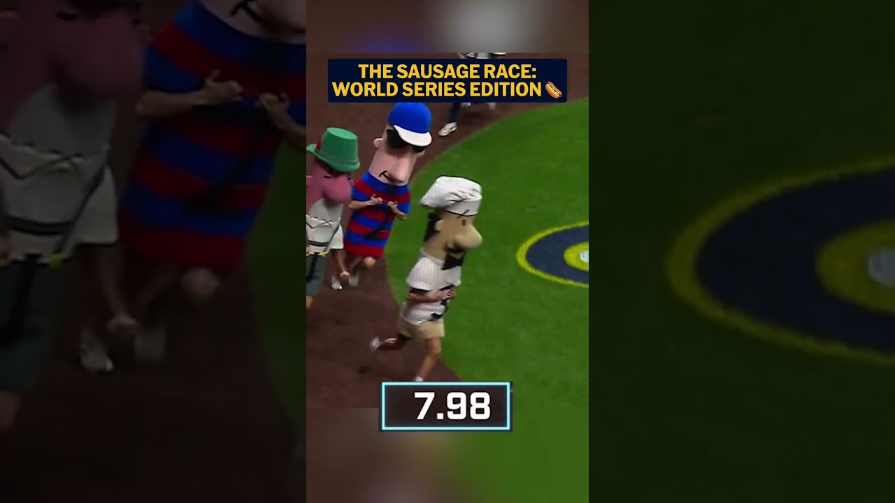 The first sausage race in World Series history goes to ... 👀