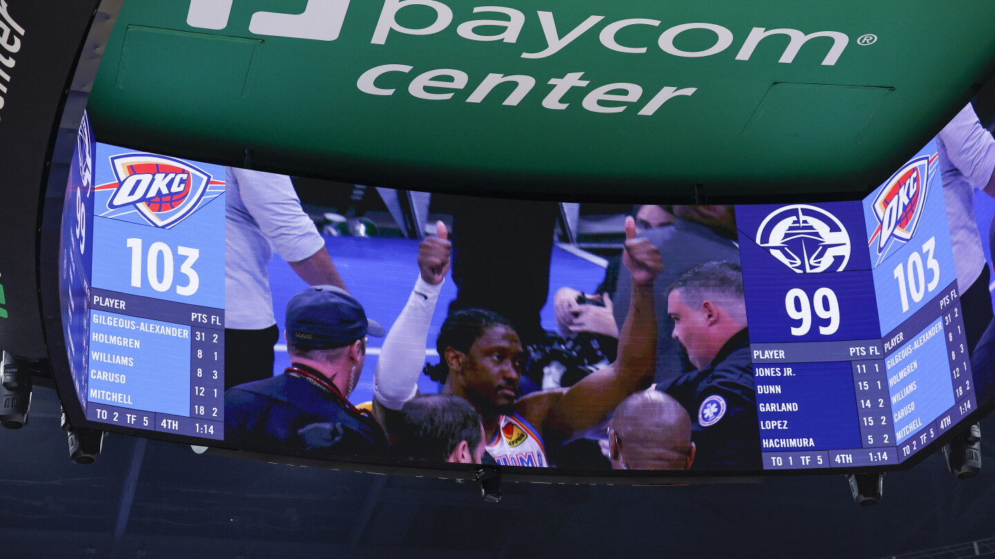 Thunder's Jalen Williams stretchered off court after horrific-looking leg injury